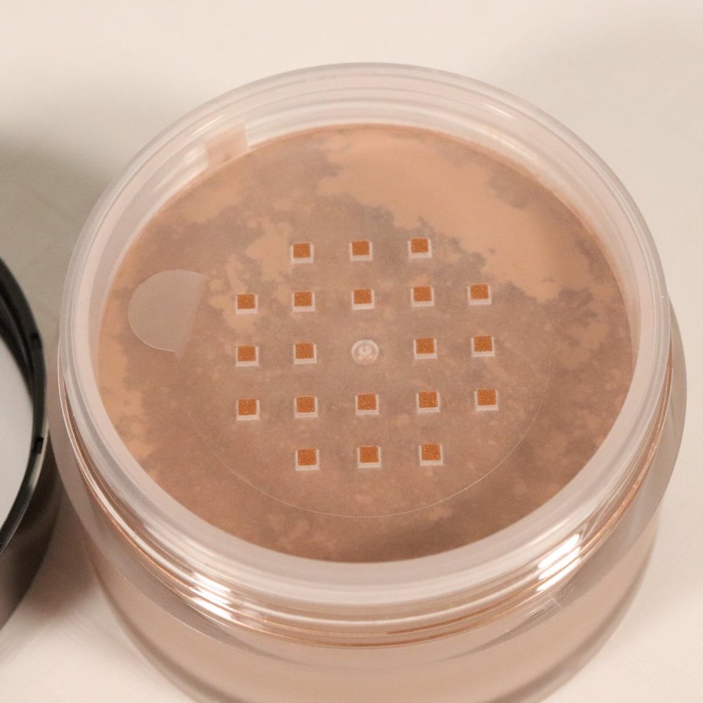 NWT Laura Mercier Translucent GLOW medium deep - Picture 8 of 10